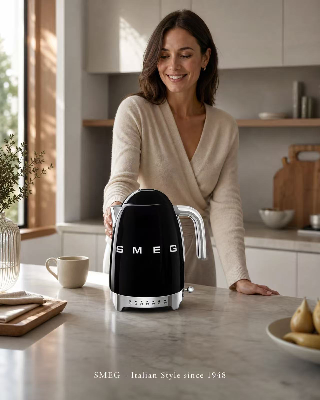 SMEG Variable Temperature Kettle – Retro Style, Precision Brewing